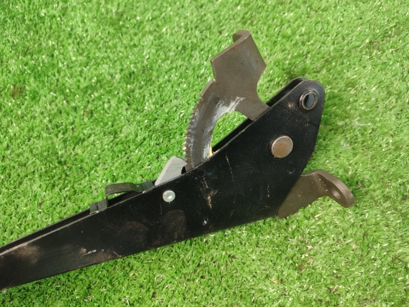 Рычаг стояночного тормоза нива шевроле