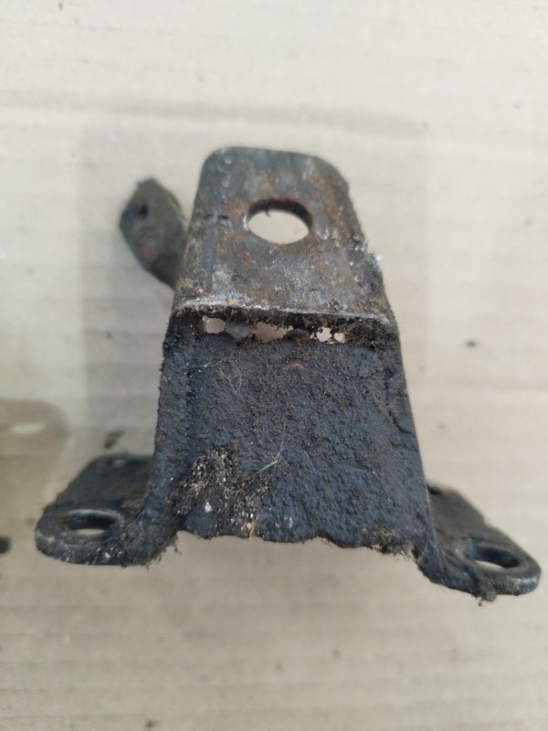 Кронштейн двигателя лада 2105 21053