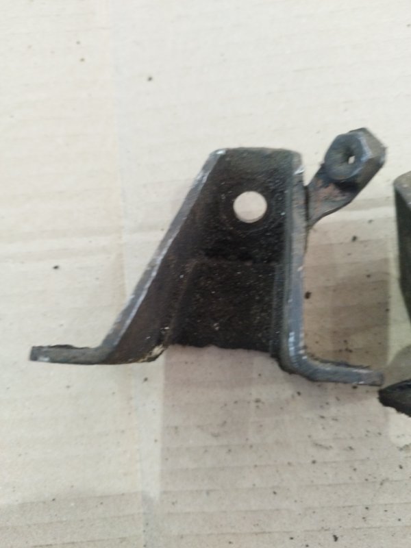 Кронштейн двигателя лада 2105 21053