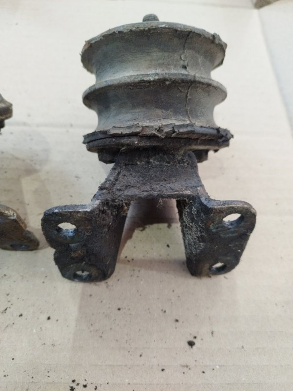 Кронштейн двигателя лада 2105 21053