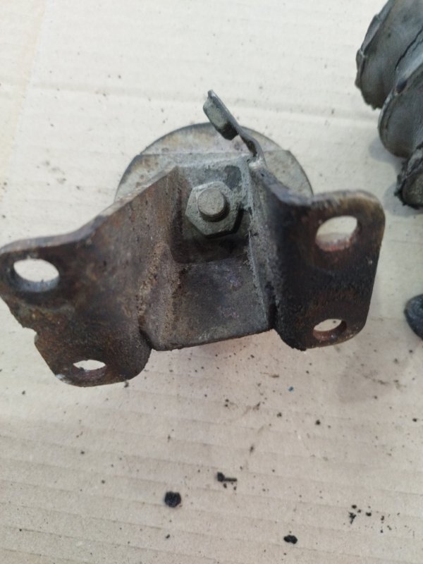 Кронштейн двигателя лада 2105 21053