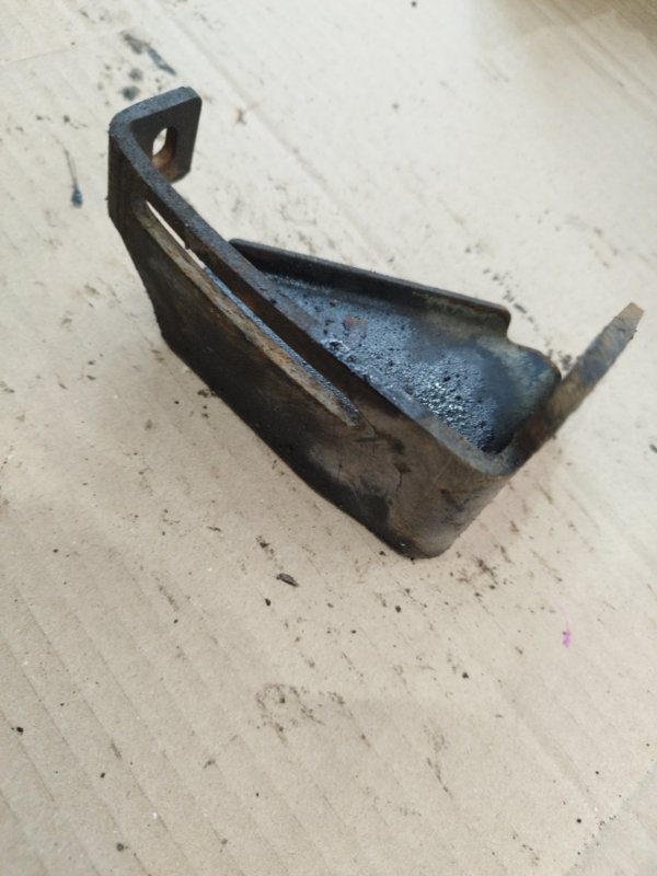 Кронштейн генератора лада 21102 2002