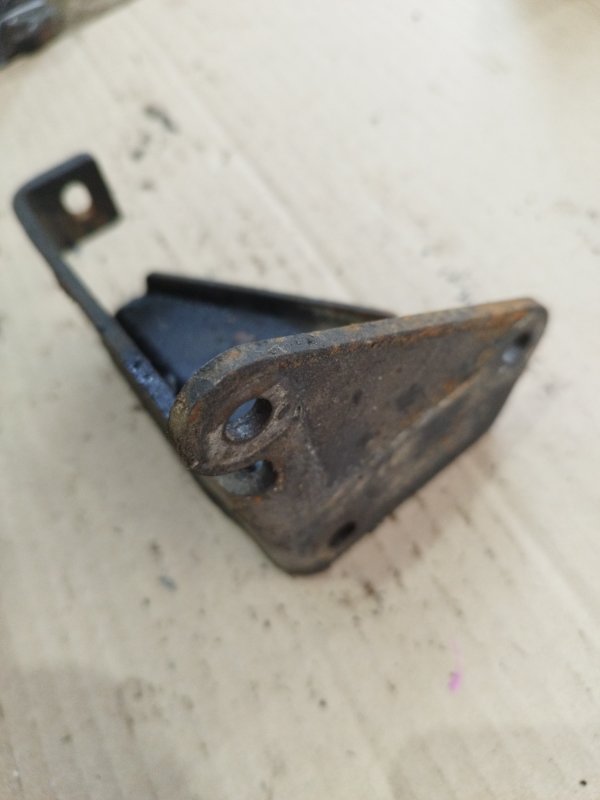 Кронштейн генератора лада 21102 2002