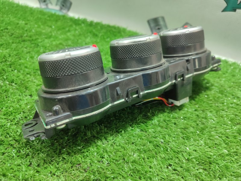 Блок управления климат-контролем Mitsubishi Outlander XL