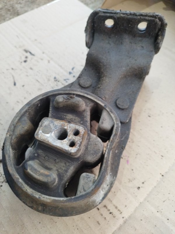 Подушка двигателя лада 21083 1996