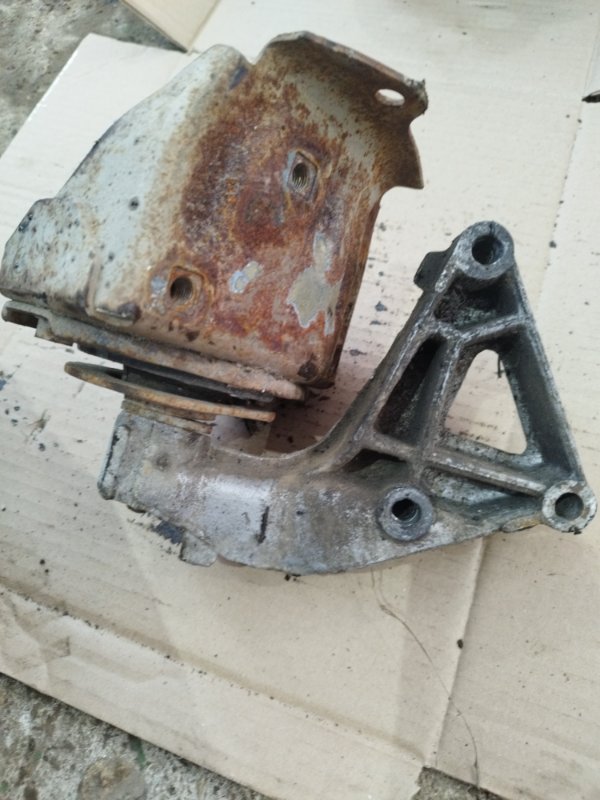 Кронштейн двигателя лада 21102 2002