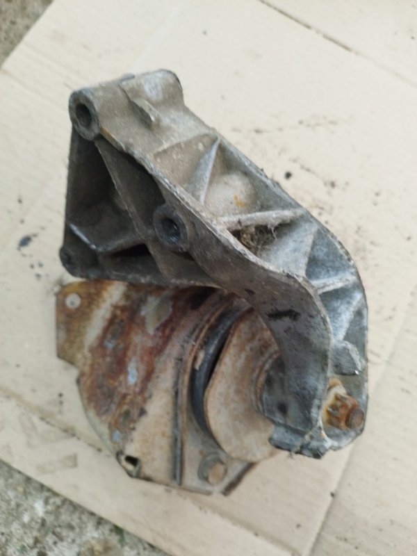 Кронштейн двигателя лада 21102 2002