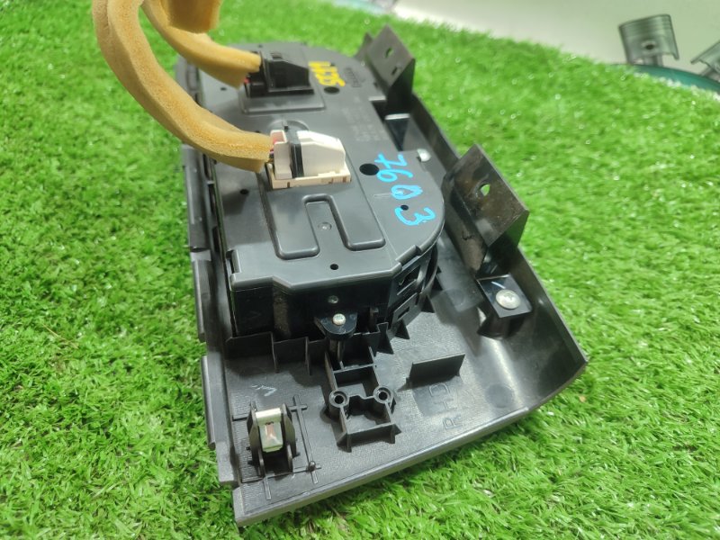 Блок управления климат-контролем NISSAN Tiida