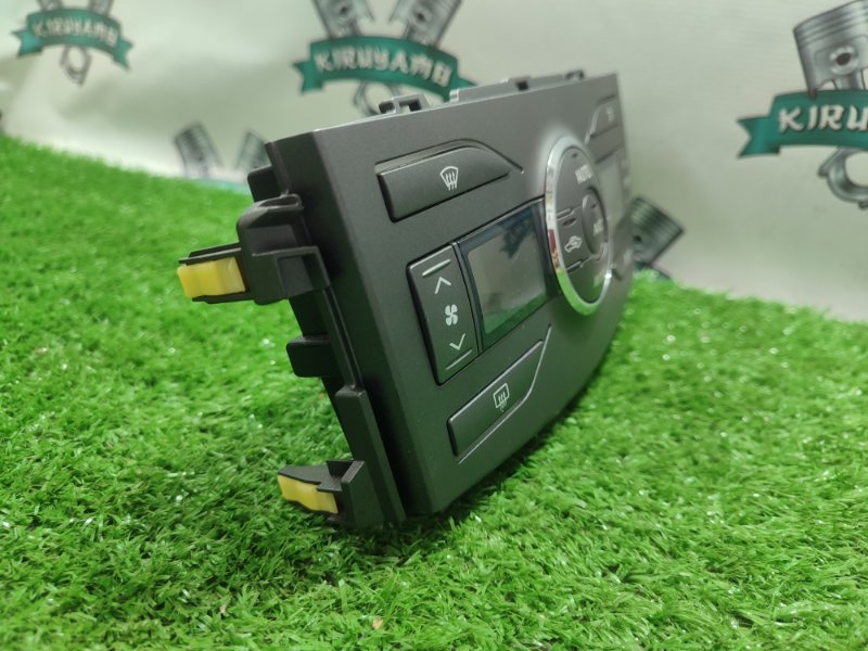 Блок управления климат-контролем TOYOTA Corolla Fielder NZE141