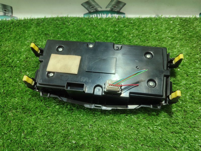 Блок управления климат-контролем TOYOTA Corolla Fielder NZE141