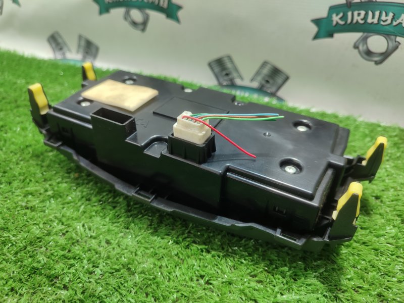 Блок управления климат-контролем TOYOTA Corolla Fielder NZE141