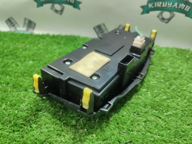 Блок управления климат-контролем TOYOTA Corolla Fielder NZE141