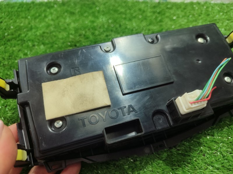 Блок управления климат-контролем TOYOTA Corolla Fielder NZE141
