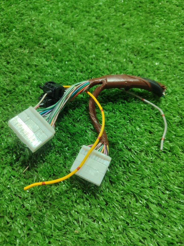 Фишка разъем TOYOTA Avensis t-250