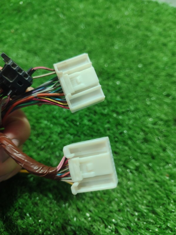 Фишка разъем TOYOTA Avensis t-250