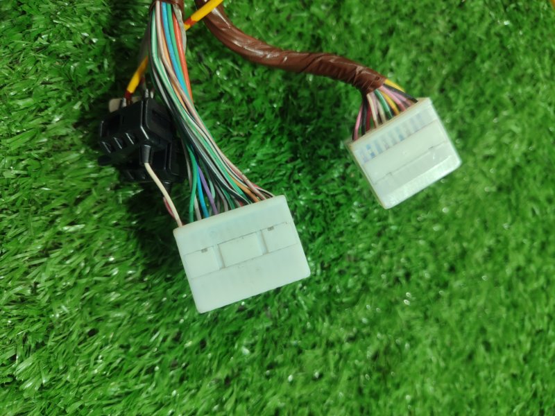 Фишка разъем TOYOTA Avensis t-250