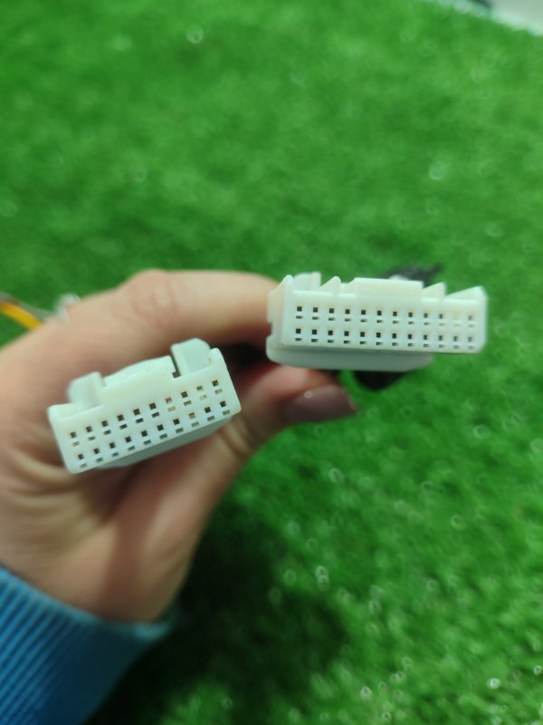 Фишка разъем TOYOTA Avensis t-250