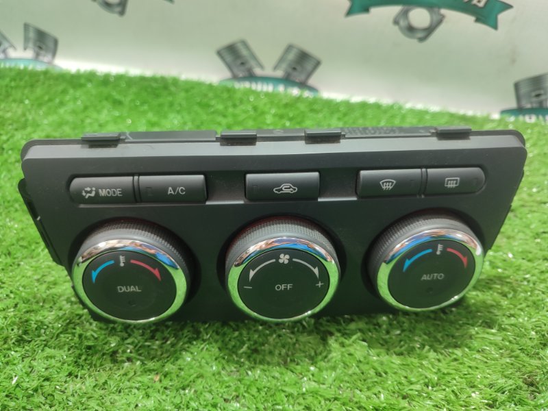 Блок управления климат-контролем Mazda Atenza