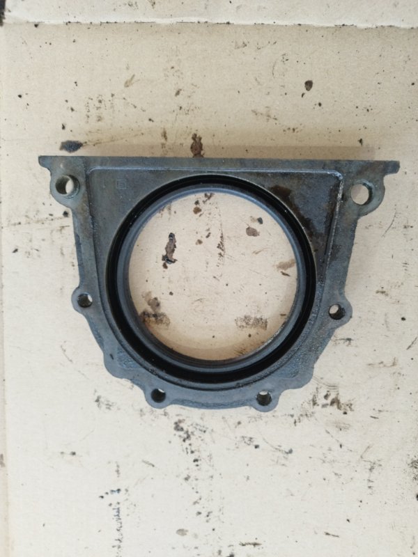 Крышка коленвала BMW 3 E30