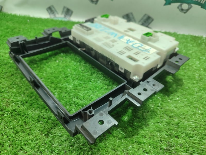 Блок управления климат-контролем Suzuki Escudo TDA4W