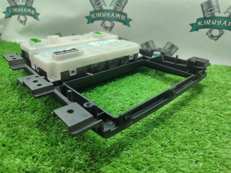 Блок управления климат-контролем Suzuki Escudo TDA4W