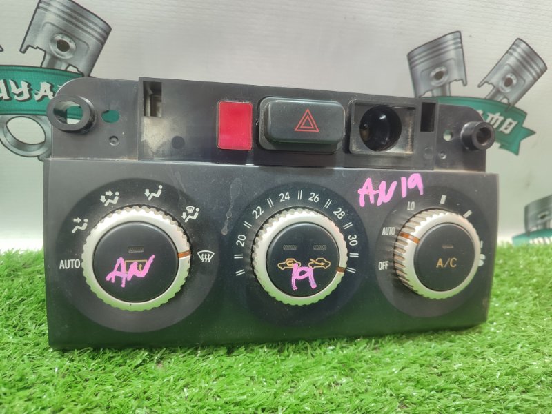 Блок управления климат-контролем TOYOTA IST