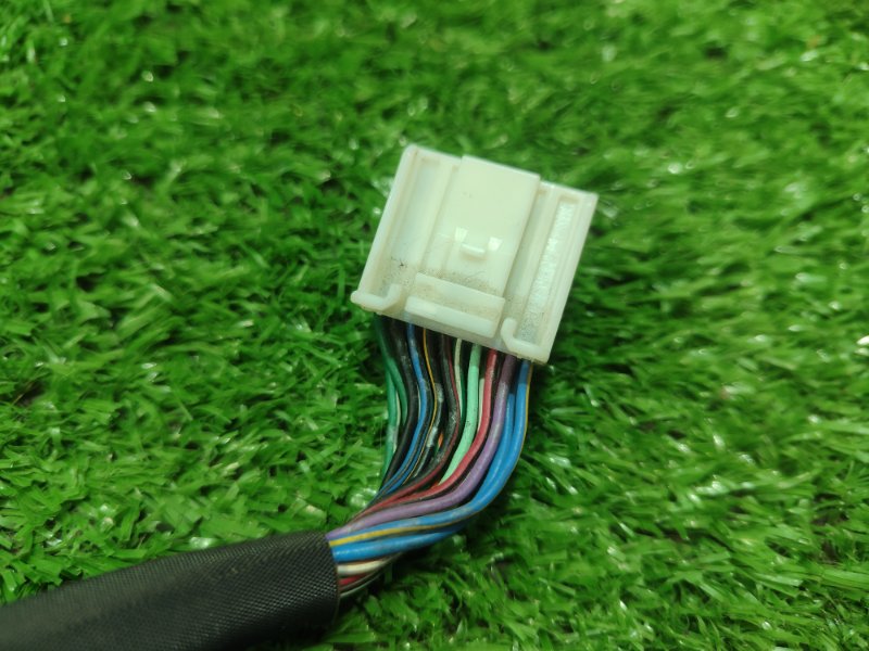 Фишка разъем TOYOTA IST