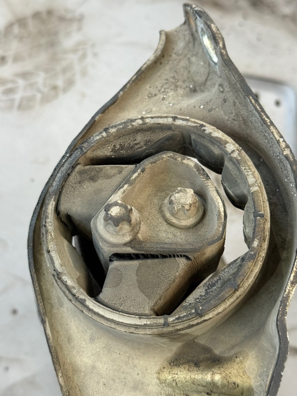 Кронштейн двигателя лада калина 2007 11193