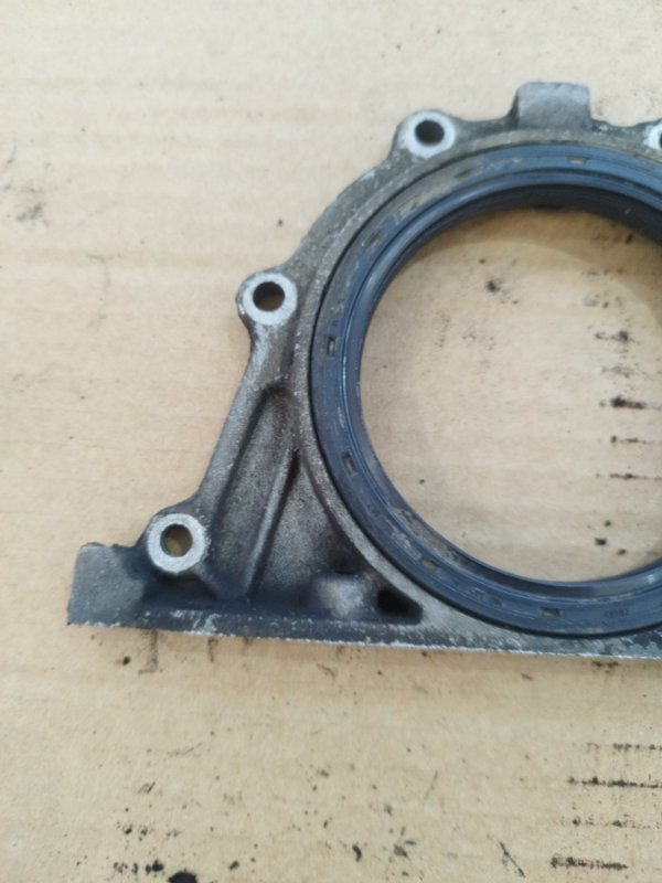 Крышка коленвала лада 2110 2001 2110