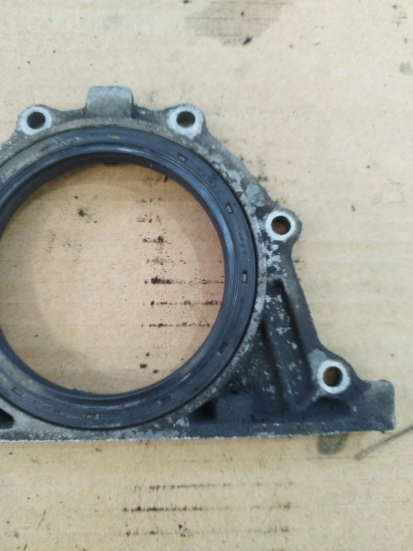 Крышка коленвала лада 2110 2001 2110