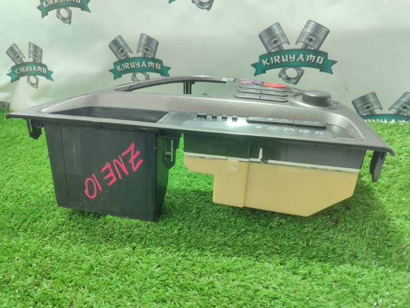 Блок управления климат-контролем TOYOTA Wish ZNE10G