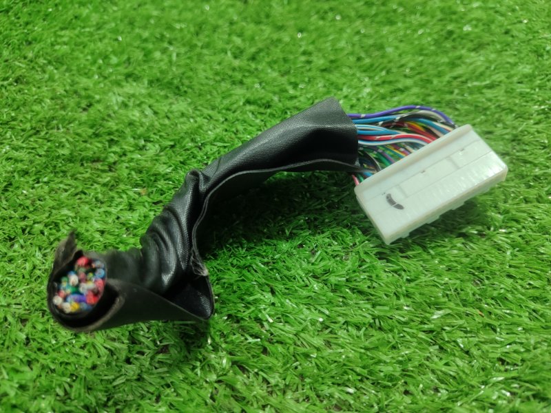 Фишка разъем TOYOTA Wish ZNE10G