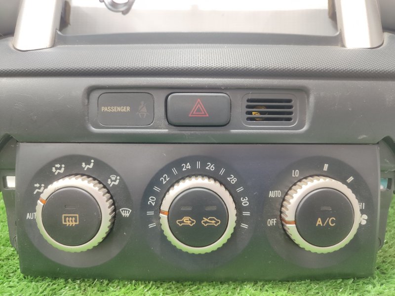 Блок управления климат-контролем TOYOTA IST NCP60