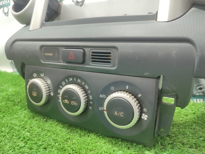 Блок управления климат-контролем TOYOTA IST NCP60