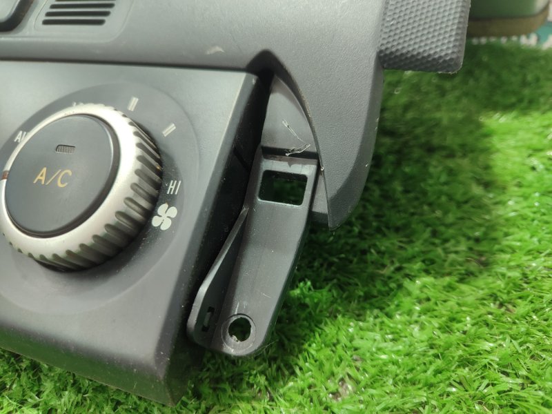 Блок управления климат-контролем TOYOTA IST NCP60