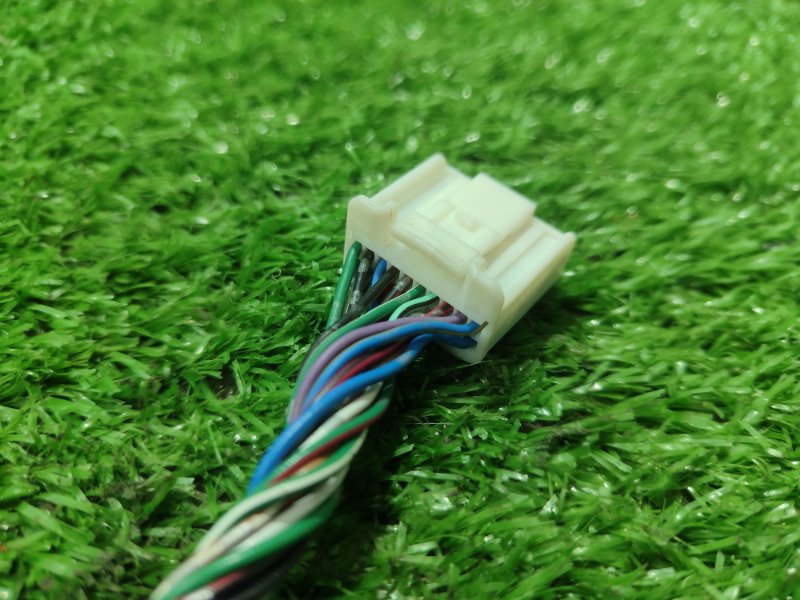 Фишка разъем TOYOTA IST NCP60