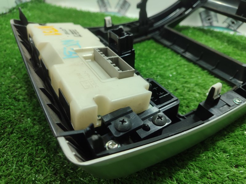 Блок управления климат-контролем NISSAN X-Trail TNT31