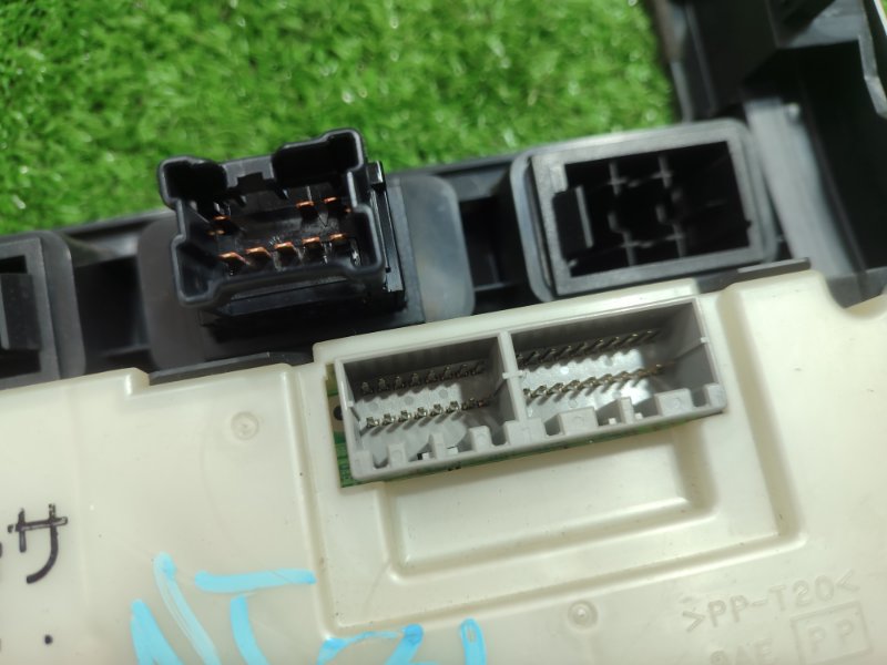 Блок управления климат-контролем NISSAN X-Trail TNT31