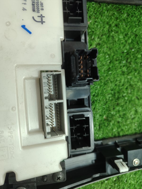 Блок управления климат-контролем NISSAN X-Trail TNT31