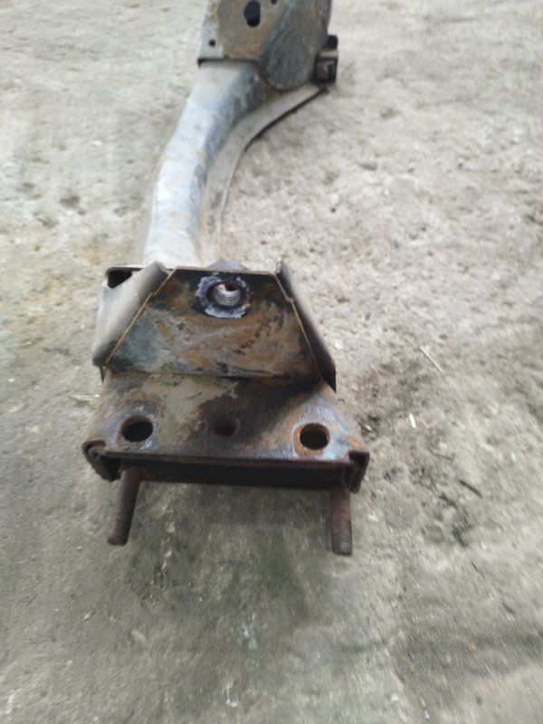 Балка продольная под ДВС лада 21053 2105