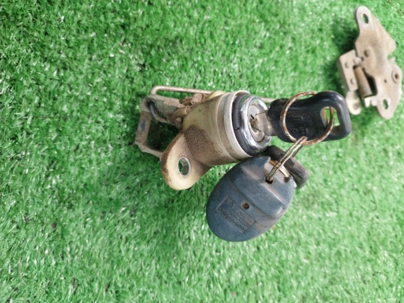 Замок багажника газ 31105 2006 105