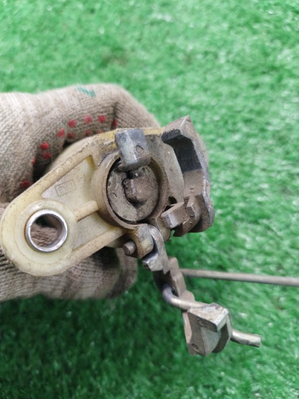 Замок багажника газ 31105 2006 105