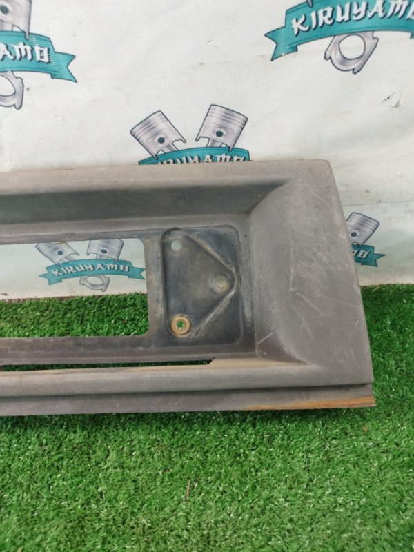 Накладка крышки багажника газ 31105 2006 105