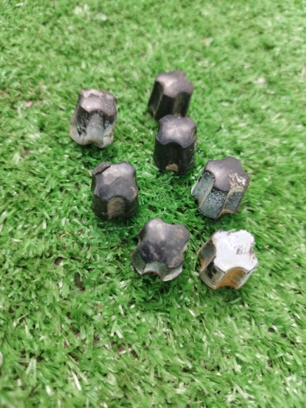 Гайка заднего фонаря газ 31105 2006 105