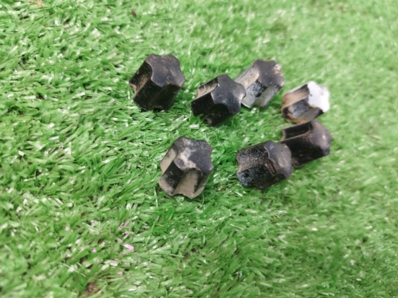 Гайка заднего фонаря газ 31105 2006 105