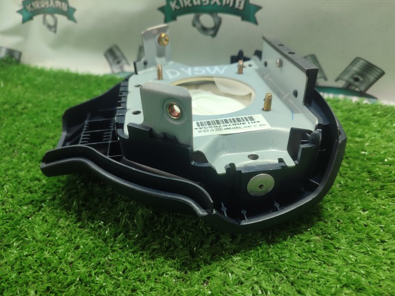 Подушка безопасности в руль Mazda Demio