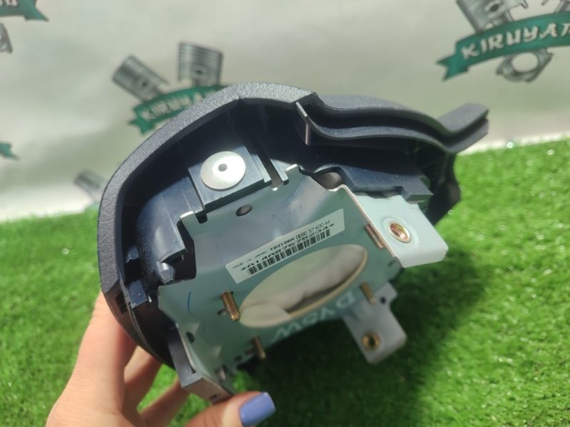 Подушка безопасности в руль Mazda Demio