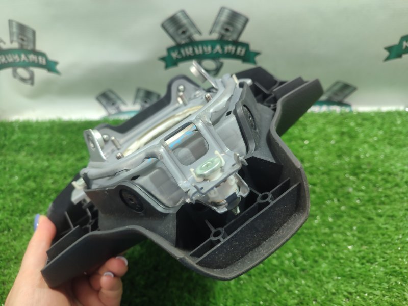 Подушка безопасности в руль TOYOTA RAV4 ACA31W