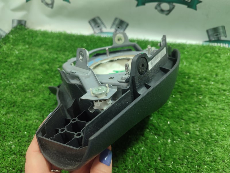 Подушка безопасности в руль TOYOTA RAV4 ACA31W