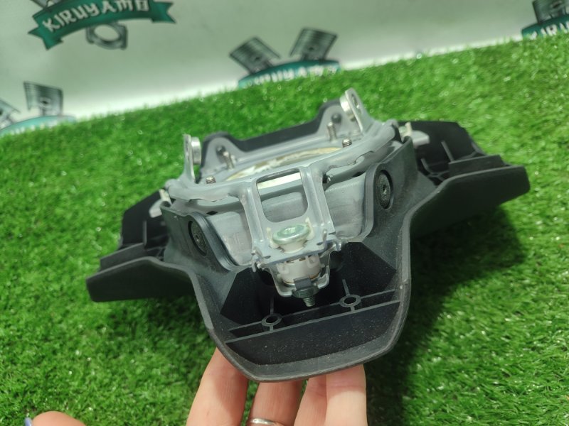 Подушка безопасности в руль TOYOTA RAV4 ACA31W